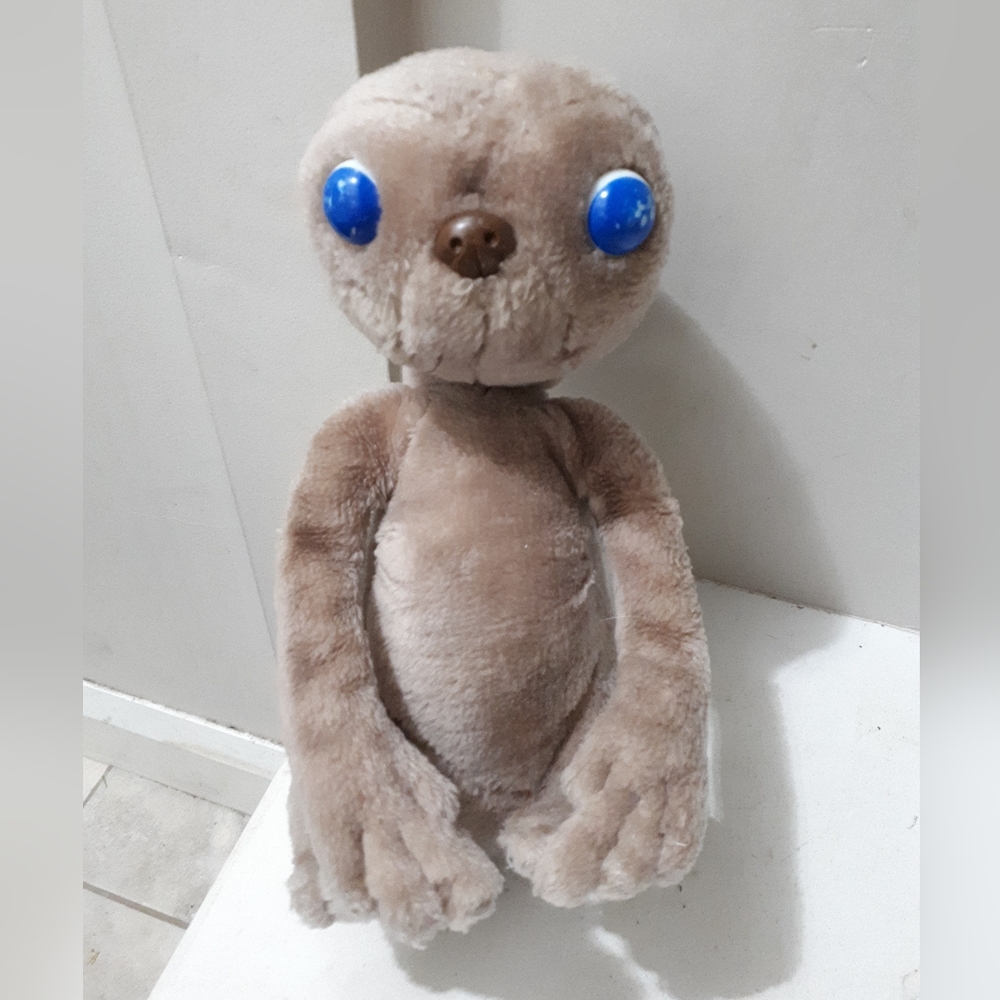 Vintage 1982 ET stuffed animal
